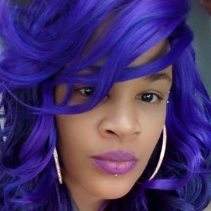 Meet your Posher, Nella